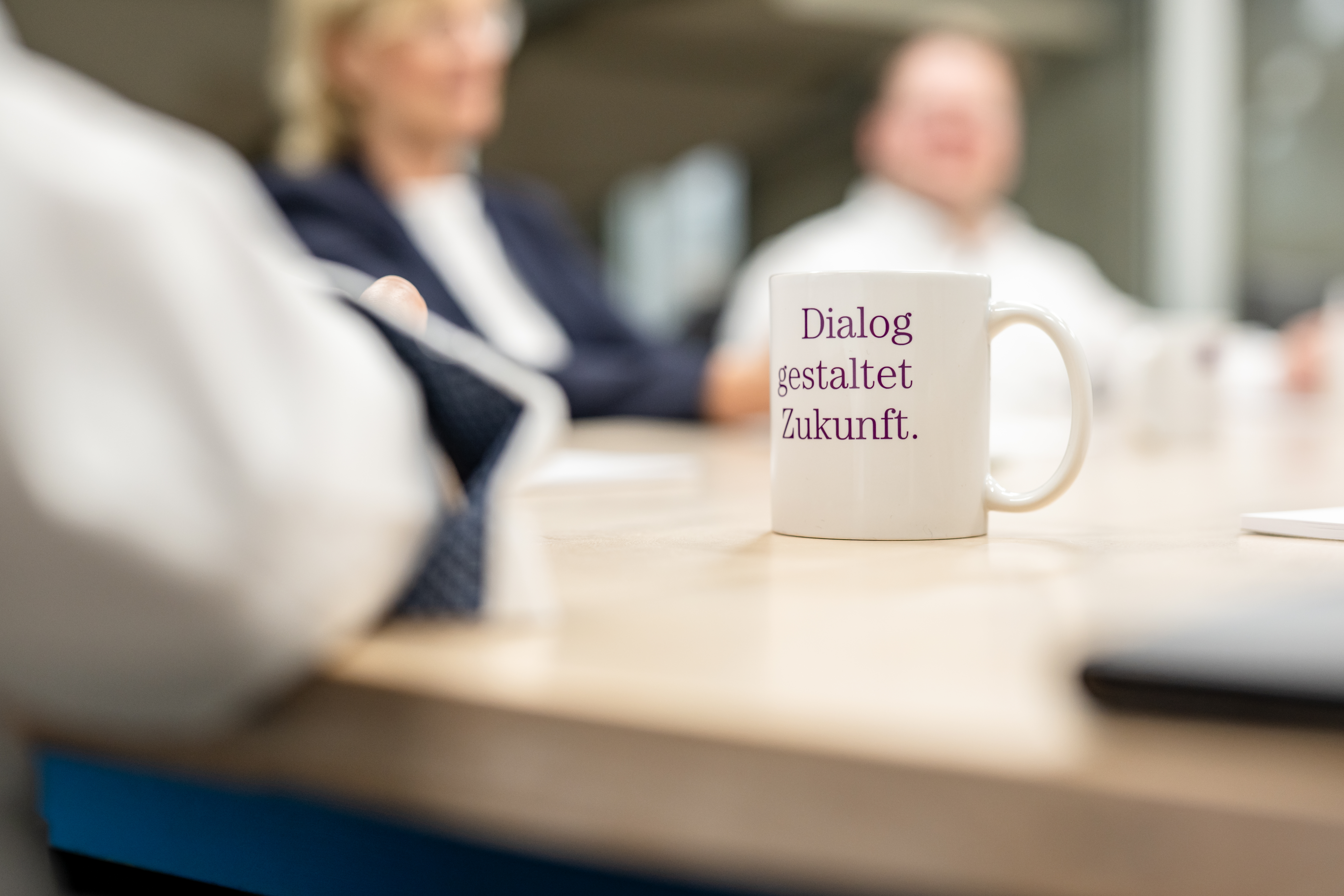 Beratung von interdisziplinärem Team bei LW·P Lüders Warneboldt: Erfahren Sie, wie Sie Ihre privaten Immobilien optimal in eine GmbH einbringen können